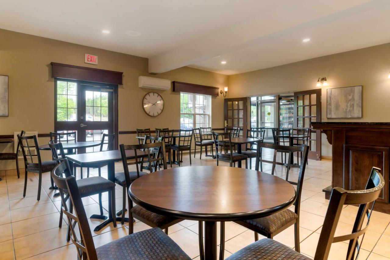 Best Western Plus Fredericton Hotel&Suites Exterior foto