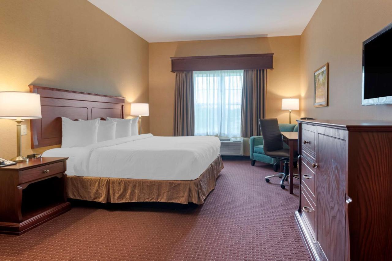 Best Western Plus Fredericton Hotel&Suites Exterior foto