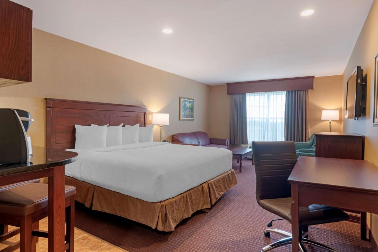 Best Western Plus Fredericton Hotel&Suites Exterior foto
