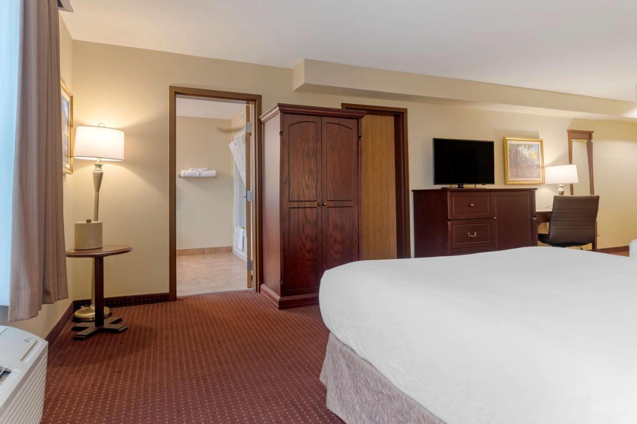 Best Western Plus Fredericton Hotel&Suites Exterior foto
