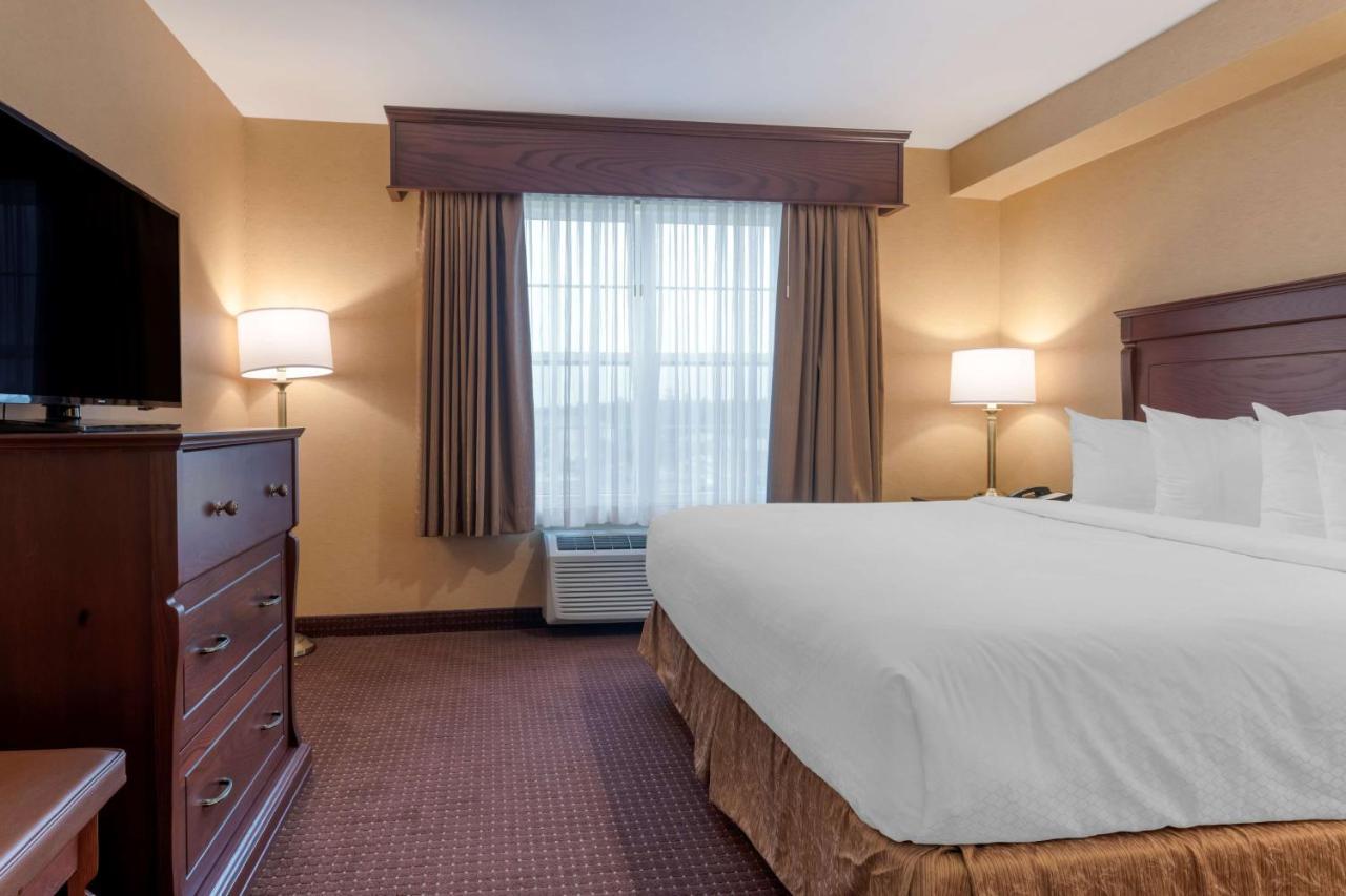 Best Western Plus Fredericton Hotel&Suites Exterior foto