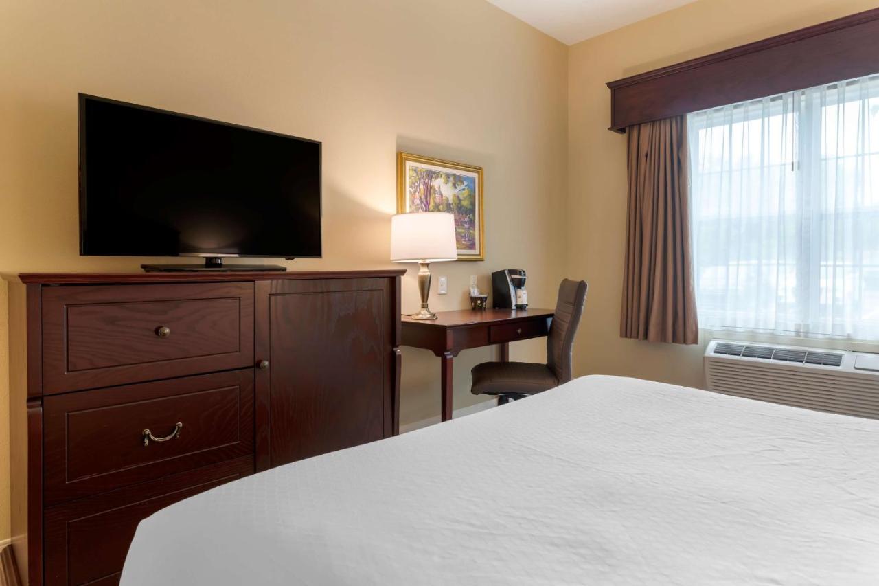 Best Western Plus Fredericton Hotel&Suites Exterior foto