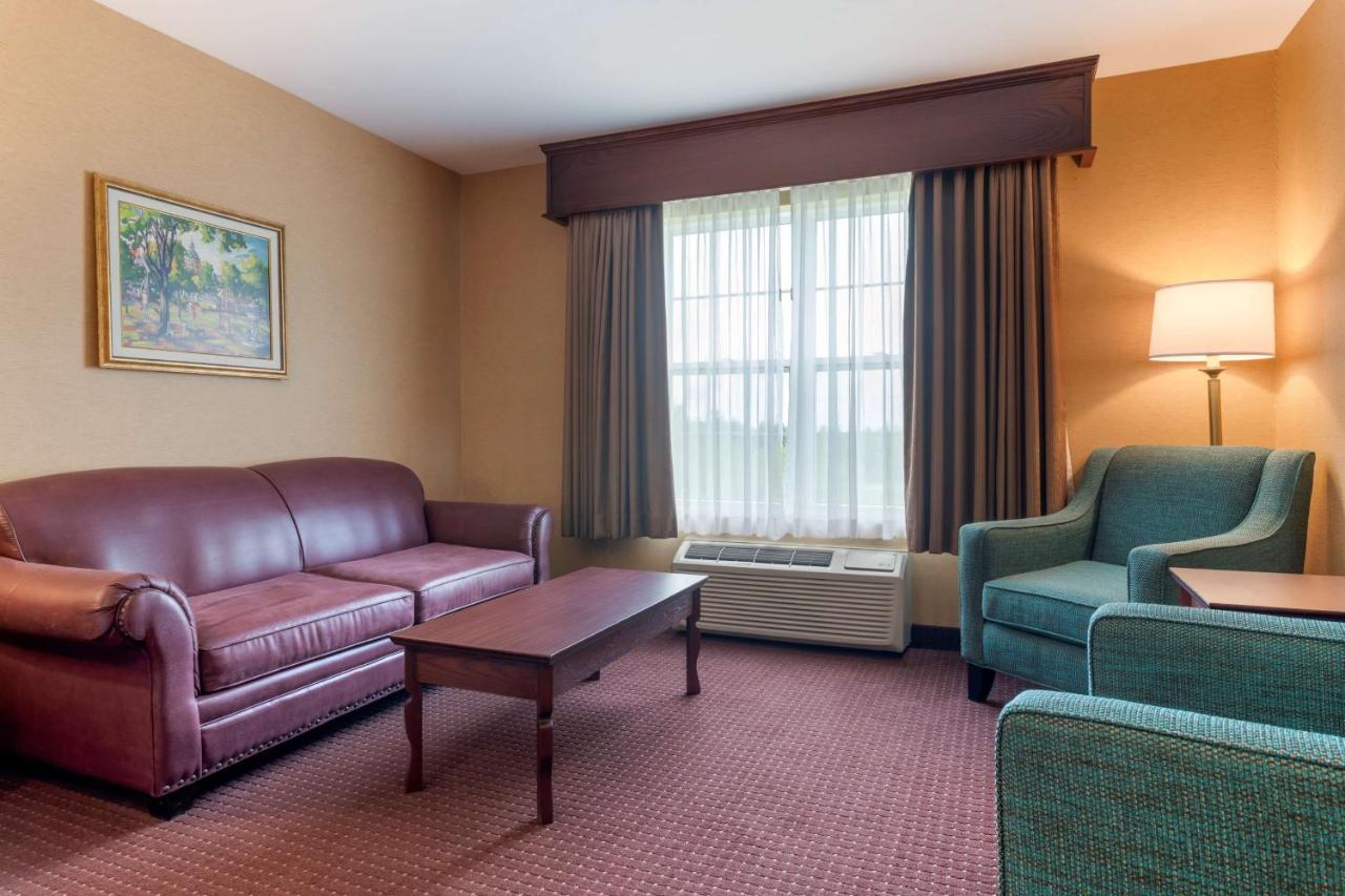 Best Western Plus Fredericton Hotel&Suites Exterior foto